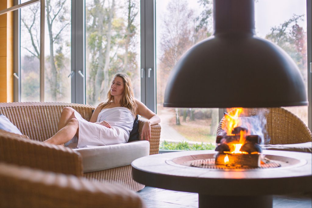 Szaunázás utáni relaxálás a sárvár Spirit Hotel pihenőterében