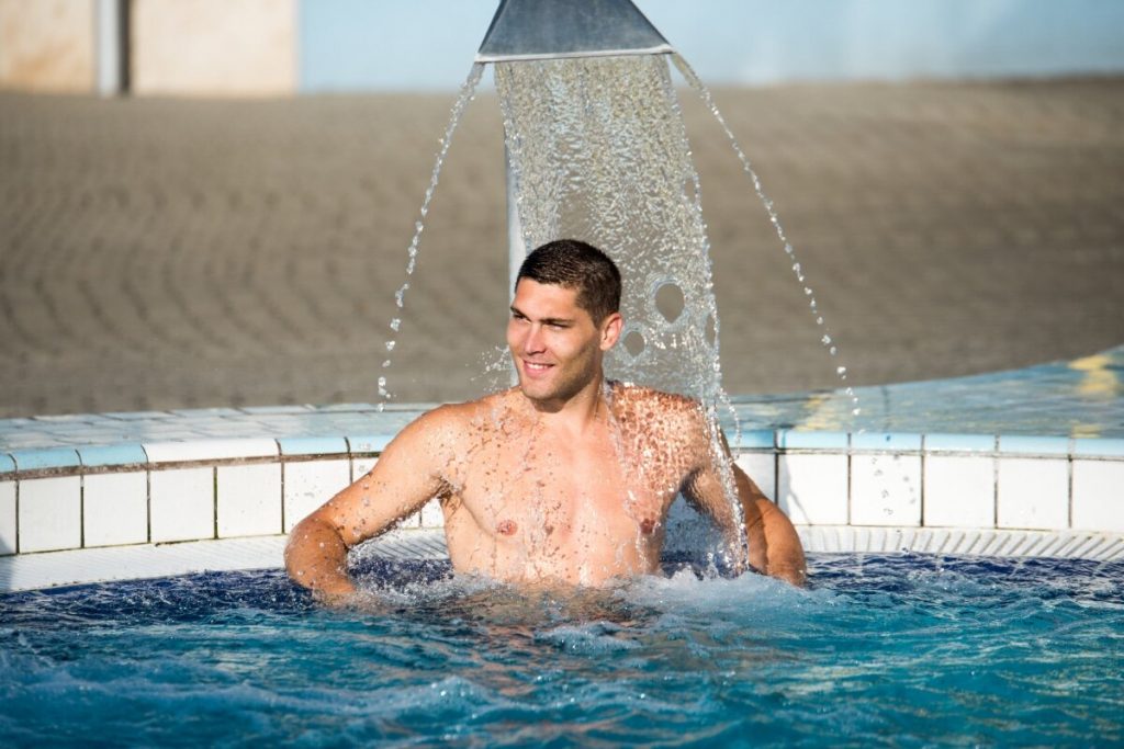 Sárvári fürdő - nyakzuhany